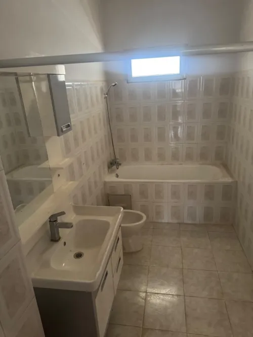 Location Appartement Niveau de villa F5 Alger Hydra