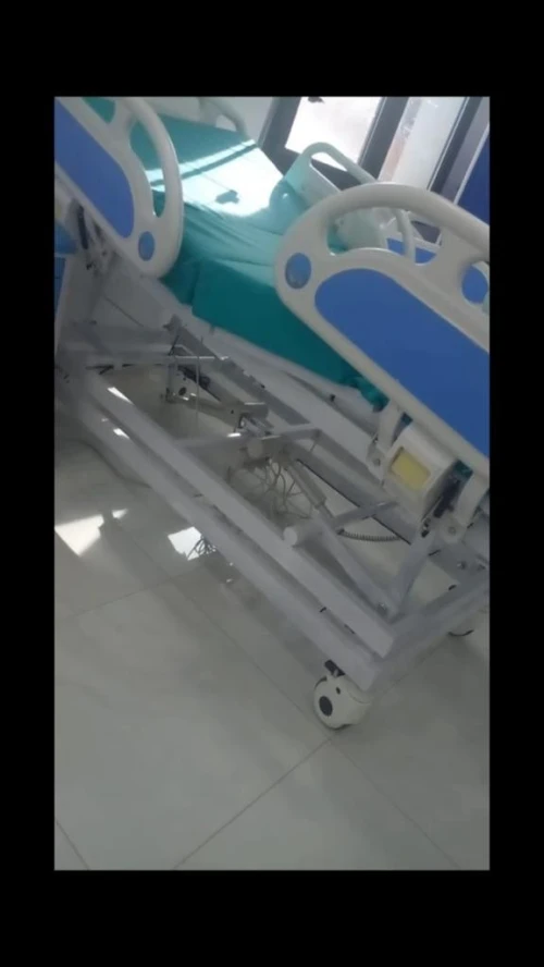 Lit médicalisé manuel et électrique de 1 au 6 positions 