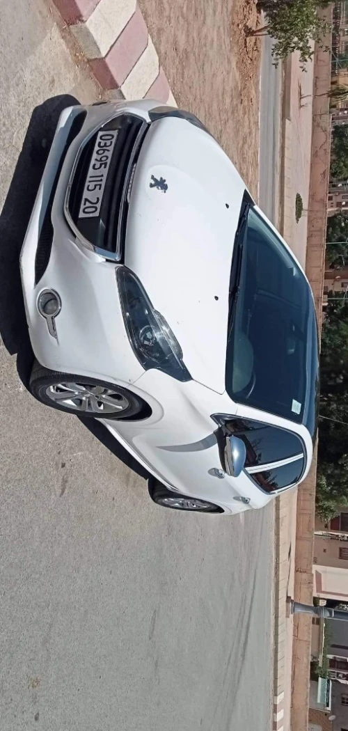 Peugeot 208 2015 Allure