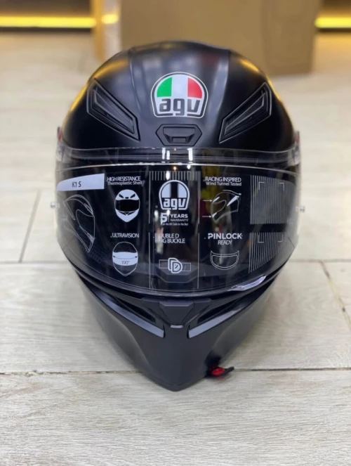 Casque avg k1s nouir mat taille M karton jamais utiliser