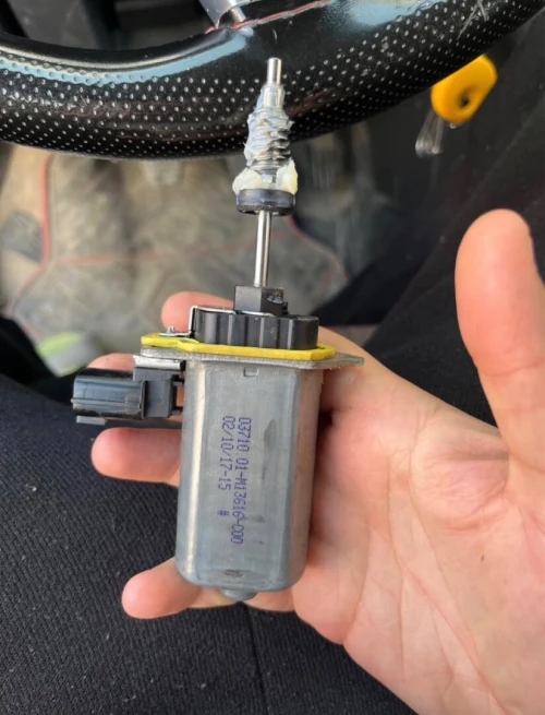 موتور نافدة الامامية Moteur vitre avant passager ( stepway sandero )