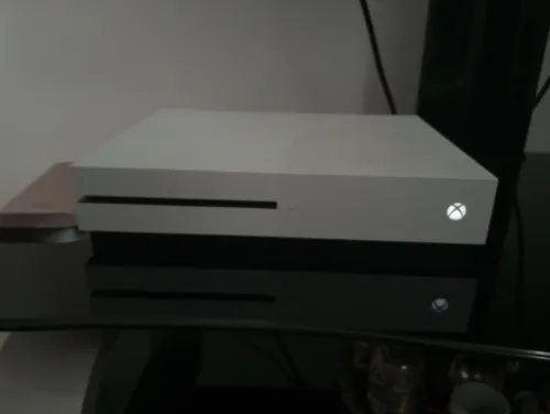 Xbox one s 1tr+ GTA 5+ pes2025+hitmann 