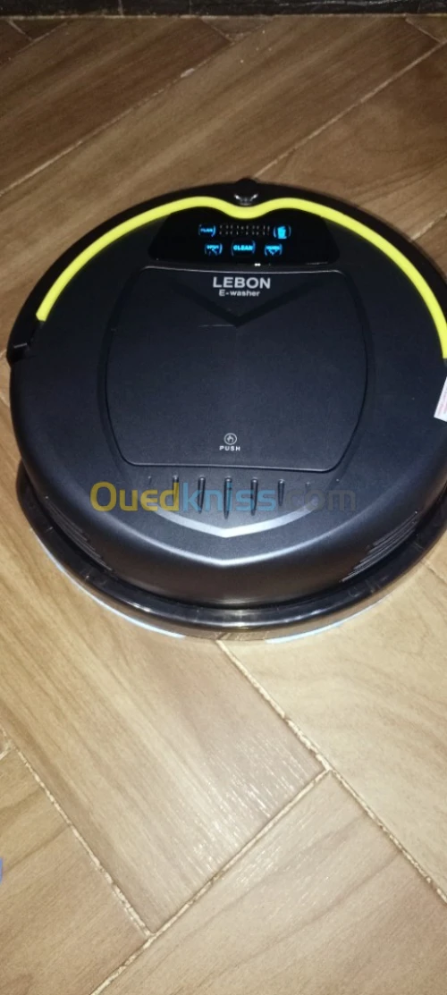 Robot aspirateur et laveur