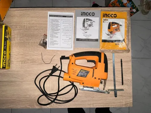 Scie sauteuse INGCO 570W (utilisée 1 fois) avec boîte et accessoires