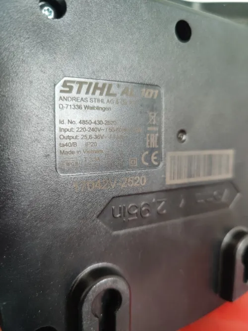 CHARGEUR STIHL ET BATTERIE 36V NEUFS 