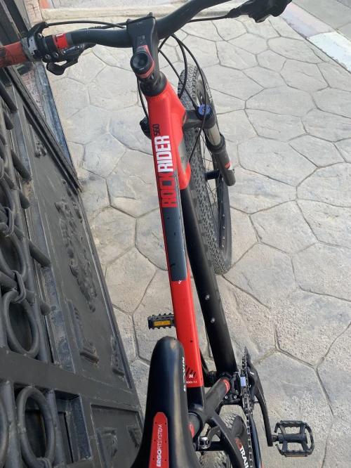 Vélo B-twin rockrider 560