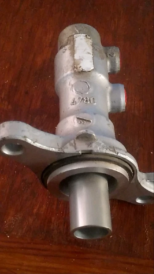 Maître cylindre peugeot/citroen 