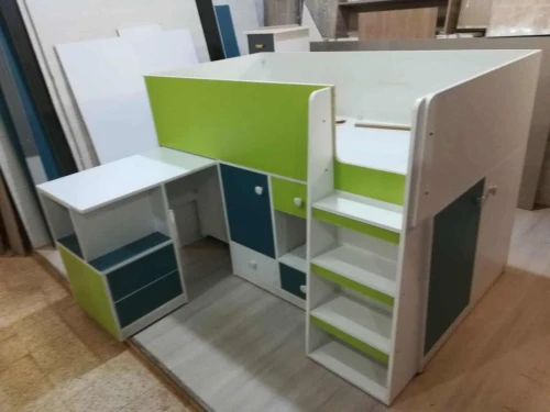 Lit enfan(mdf)t+bureau+matelas