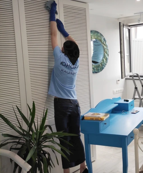 Société de nettoyage & d'entretien à domicilen femme de ménage, service jardinage entreprise ponçage