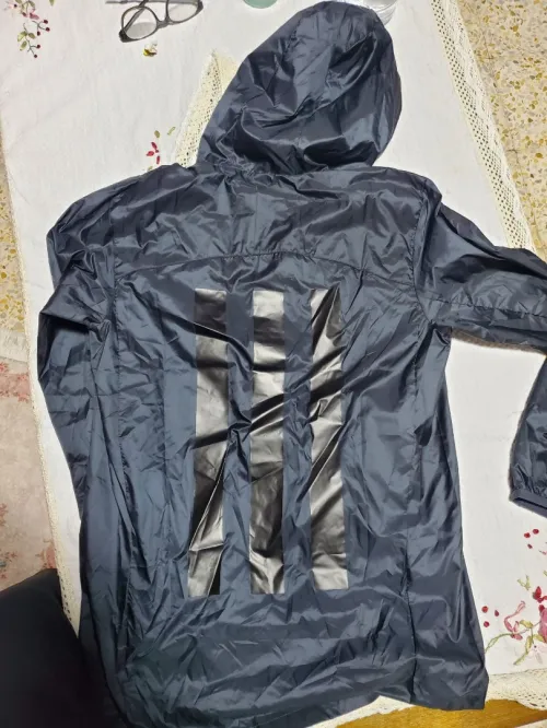 Des vetements Originaux venu des USA ( PUMA, ADIDAS, UNDER ARMOR, LEVI'S...)