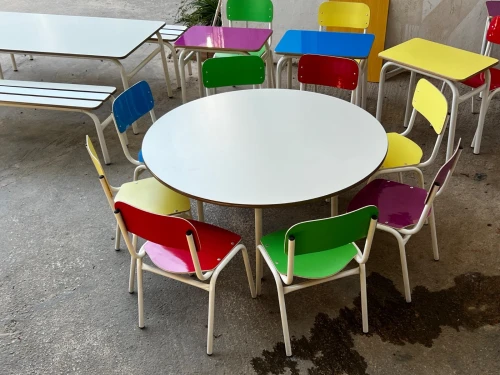 Mobilier de crèche 