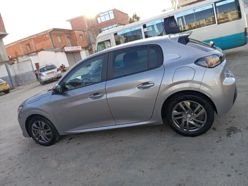 Peugeot 208 2022 Active Facelift