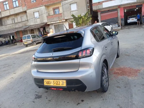 Peugeot 208 2022 Active Facelift