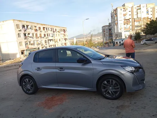 Peugeot 208 2022 Active Facelift