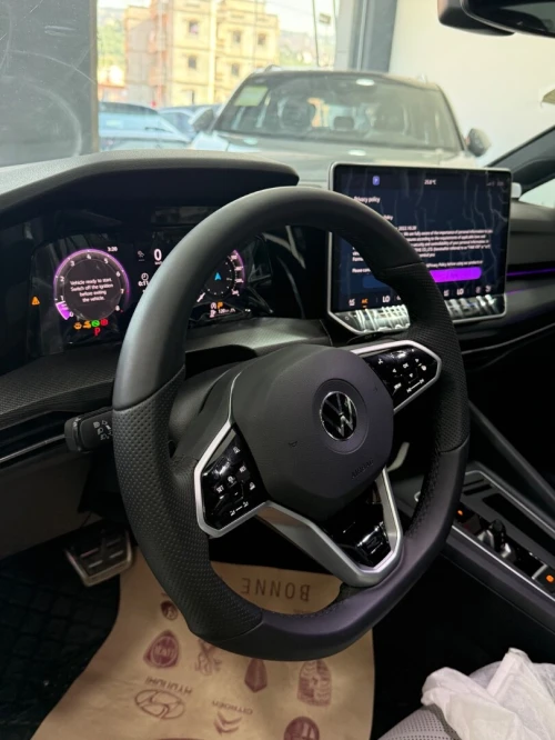 Volkswagen Golf 8 2025 R-Line