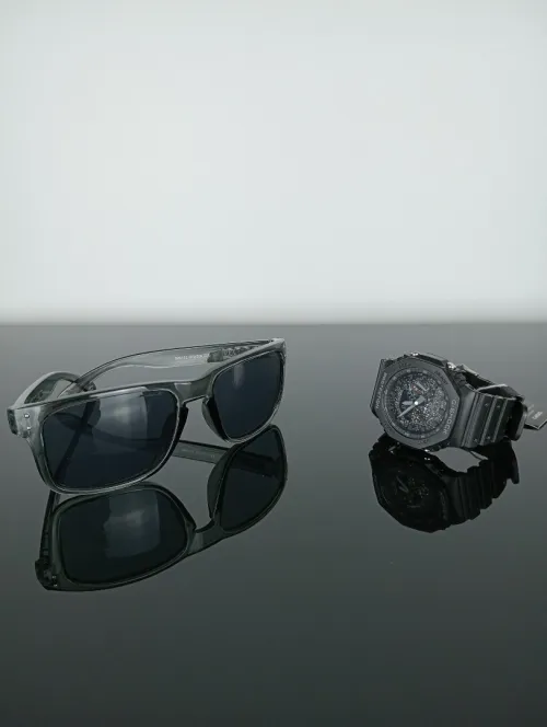 MONTRES CASIO G-SHOCK + LUNETTE DE SOLEIL POUR HOMME HOLBROOK