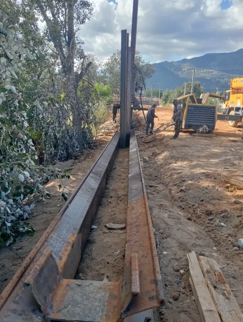 Forage pieux et micropieux Travaux de Battage Rideaux de Palplanches marteau et vibro fonçage
