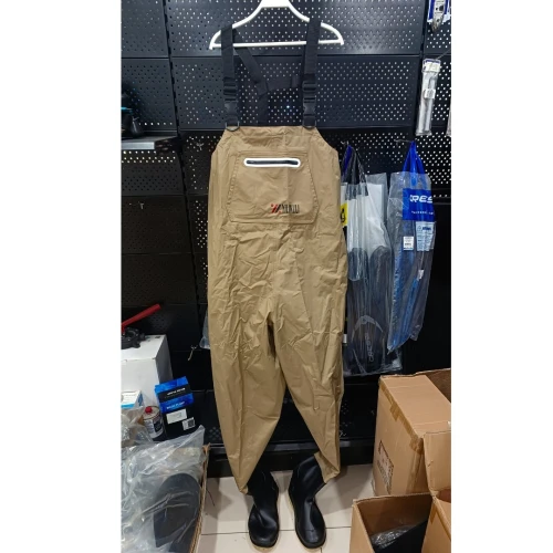 Salopette avec bottes imperméable 