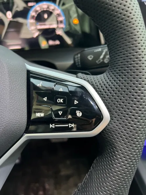 Volkswagen Golf 8.5 R line gris narso 2025 