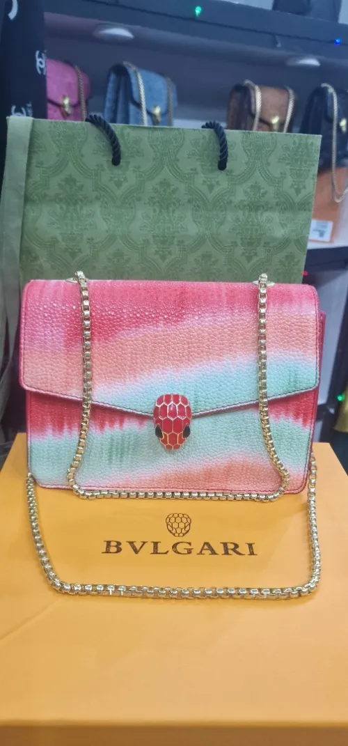 Prada chanelle Gutti Valentino hermes luis vitton
