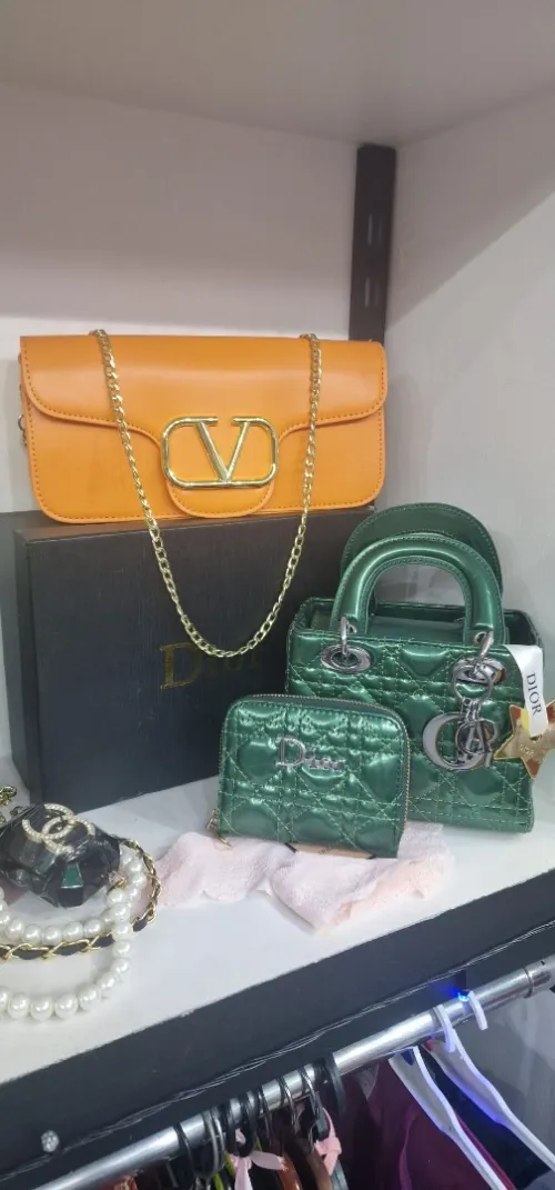 Prada chanelle Gutti Valentino hermes luis vitton