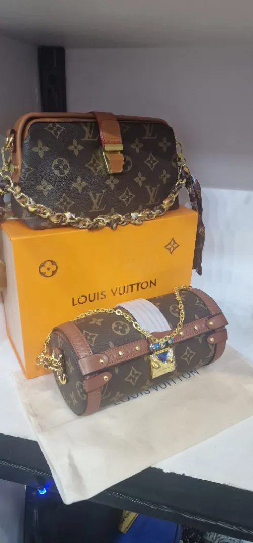 Prada chanelle Gutti Valentino hermes luis vitton