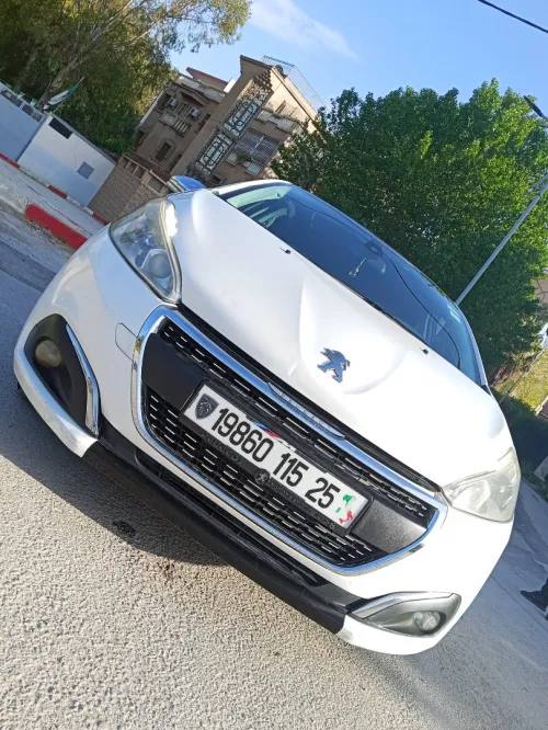 Peugeot 208 2015 Allure Facelift