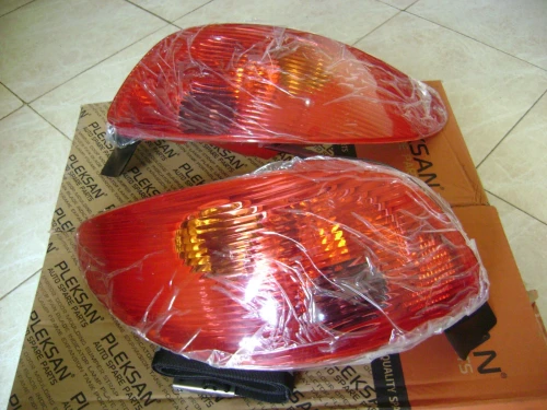 FEUX ARRIERE PEUGEOT 206 GAUCHE ET DROITE NEUVE