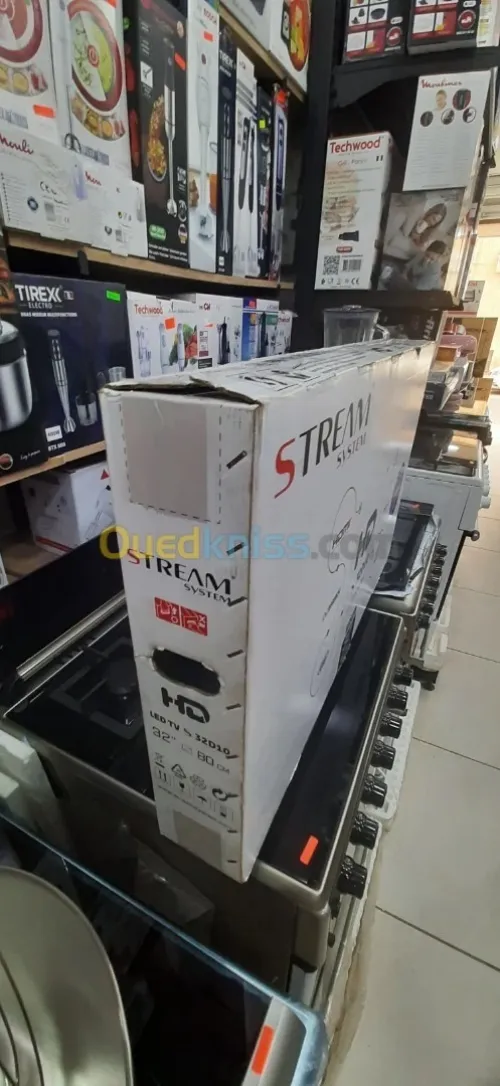 /Promo tv stream 32D10 LED DÉMO INTEGRÉ