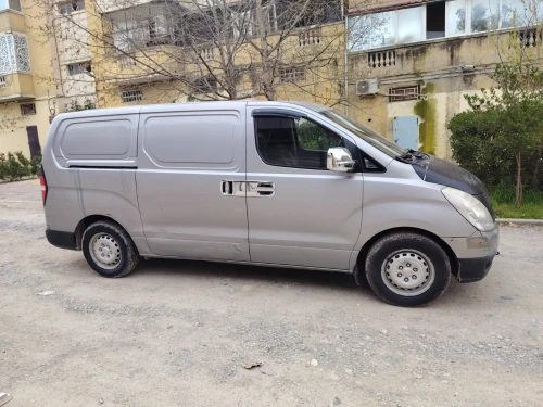 Hyundai H1 2011