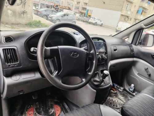 Hyundai H1 2011