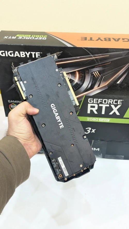 Gigabyte  RTX 2080 SUPER GAMING OC 8G  3 Fans
