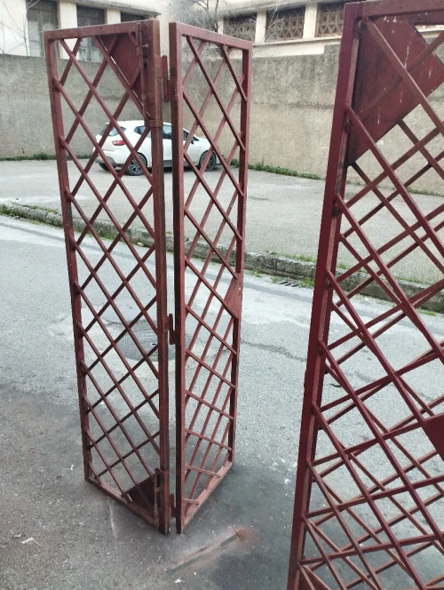 porte fenêtre en fer forgé plein
