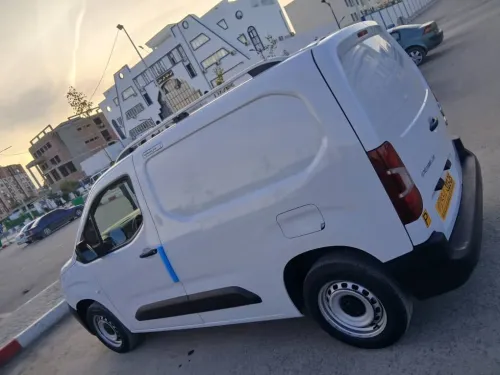 Fiat Doblo 2023 Italien professionnel