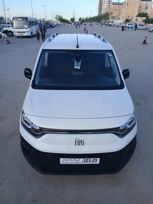 Fiat Doblo 2023 Italien professionnel