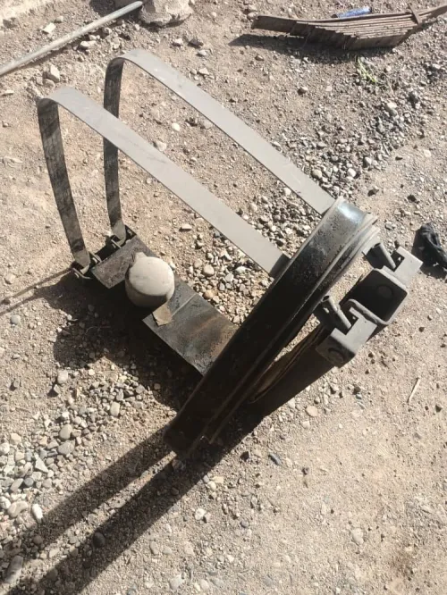 Circuit hydraulique pour véhicule avec benne