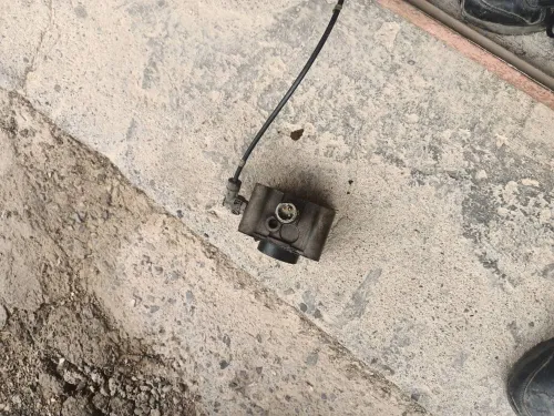 Circuit hydraulique pour véhicule avec benne
