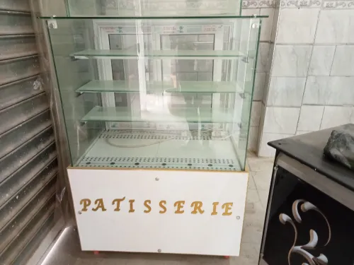 Frigo de pâtisserie 