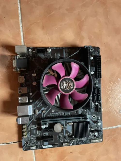Gigabyte H310M / i3 9100F / 8Go DDR4