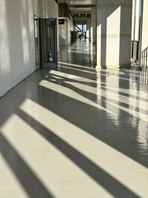 Ponçage béton revêtement de sol epoxy