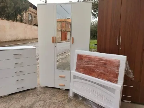 armoire / chambre / commode / rangement