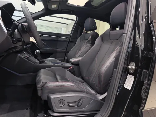 Audi Q3 2023 S line