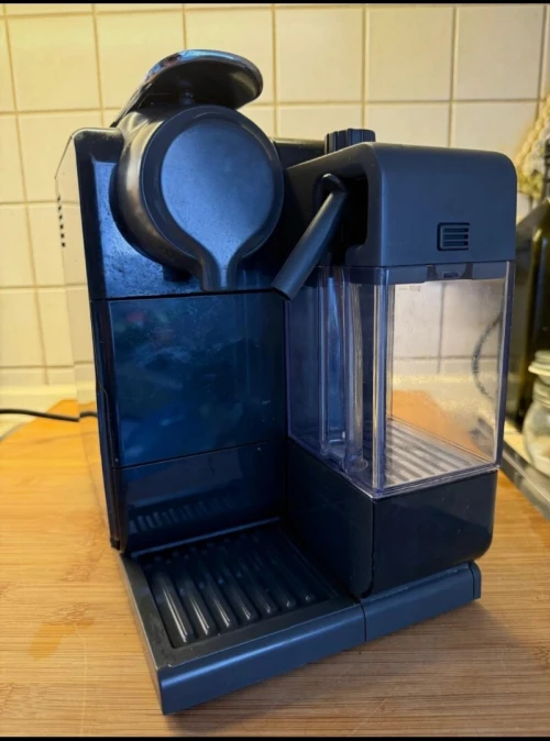 Delonghi Nespresso EN560B