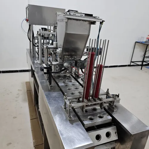 Machine de conditionnement de café en capsule