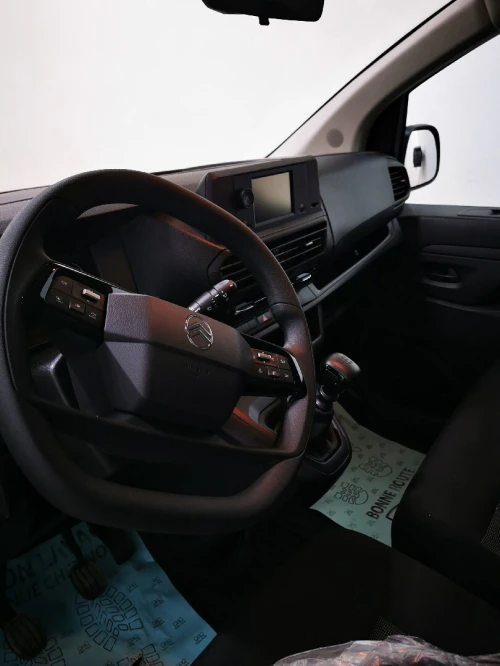 Citroen Jumpy 2025 09 place