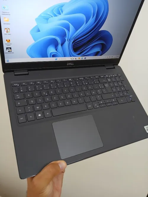 Dell latitude 3510 I3-10110U RAM 8GB SSD 256GB