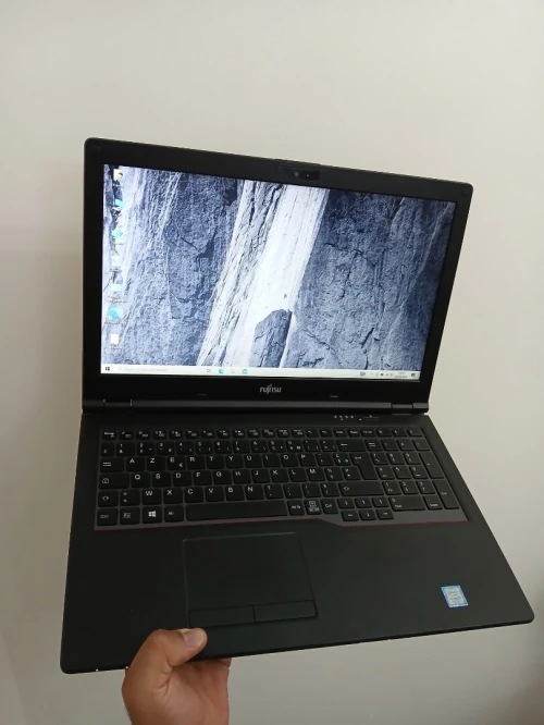 FUJITSU LifeBook E548 I5 8250U RAM 8GB SSD 256GB 15.6Pouce