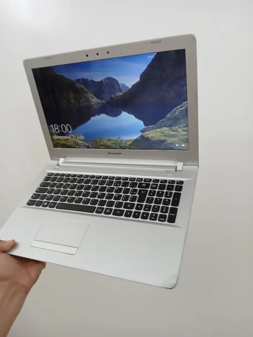 Lenovo ideapad 500-15ISK I7 6500U AMD Radeon R7 M360 RAM 8GB