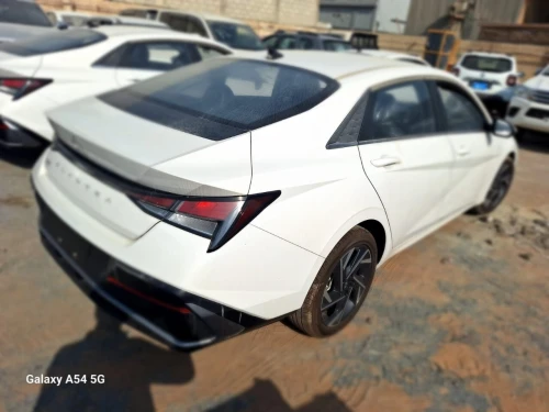 Hyundai Elantra 2025 Luxury