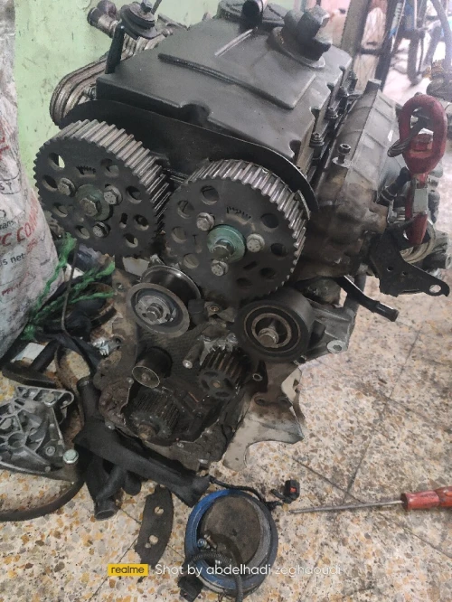 Moteur golf 5 2.0  03j
